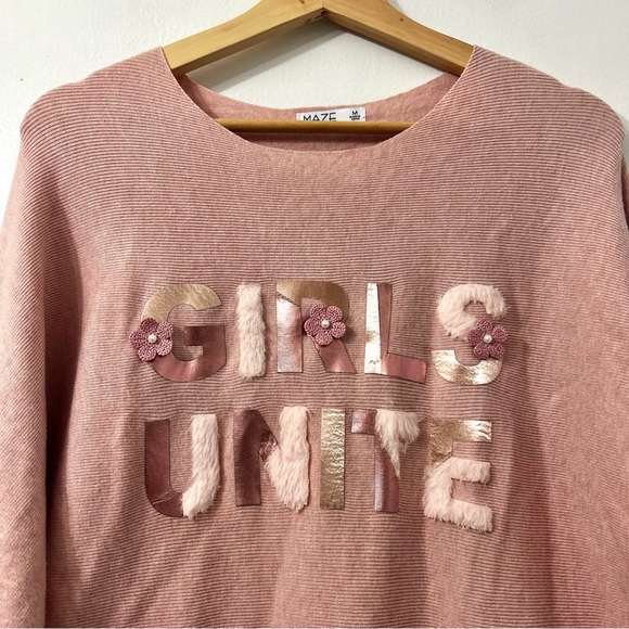 Women's Pink M Long Sleeve Sweater Girls Unite Bimbo Casual Lightweight Feminine - Picture 2 of 7